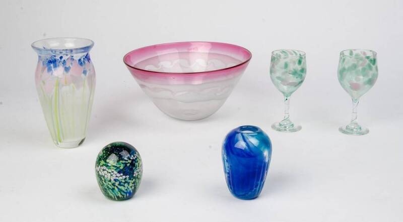 Collection of assorted modern art glass, fruit bowl, vases (2), pair of wine glasses & paperweight. 20th century. 