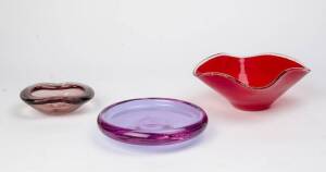 Murano ruby glass fruit bowl & two art glass bowls. Largest 27cm. (3 items)&nbsp;