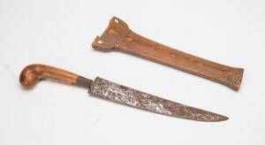Abyssinian hunting knife with wooden scabbard, 19th Century. 36cm