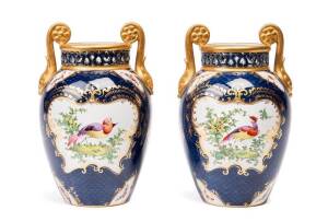 Pair of Grainger's & Co. Worcester porcelain mantle vases, 19th Century. 21cm each