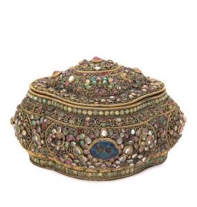 Tibetan gilded silver box encrusted with precious & semi-precious stones, 19th Century. 14cm high, 23cm wide, 22cm deep