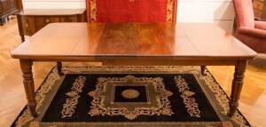 DINING TABLE: William IV antique English mahogany extension dining table with 2 leaves. Height 73cm, width 120cm, length 150-215cm