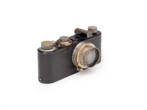 LEITZ (Germany): Leica screw mount camera Leica I Interchangeable, Model C serial no. 40157 with 5cm Summar f2 serial no. 258683. The camera is standard mount, the serial number is consistent with a converted non-standard.