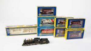 AHM: HO-scale GP - 18 DUMMY 5012 ND Spirit of 1776, BL 2 DUMMY 5040 CD Florida East Coast, HO - 382 steam locomotive and tender, and 5 Ore Cars (8 items). Mainly NIB.