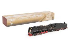 BACHMANN CHINA: QJ "Zhu de" Steam Locomotive with 4-axle tender. Limited Edition. NIB.