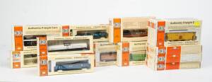 CON-CUR: Collection of HO scale freight cars (15 items), circa 1980s. Mainly NIB.