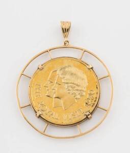A gold commemorative medal pendant, the medal struck to commemorate the 1970 Royal Visit to Australia, diameter 38mm,&nbsp;18ct yellow gold frame, total weight 57.5 grams.