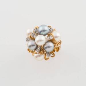 A pearl and diamond cluster ring, 14ct yellow gold, size S, weight 13.3 grams.