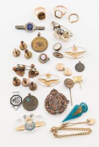 A collection of jewellery, including signet rings, bracelet, shirt studs and tie clasp, 9ct gold, sterling silver and gold lined.