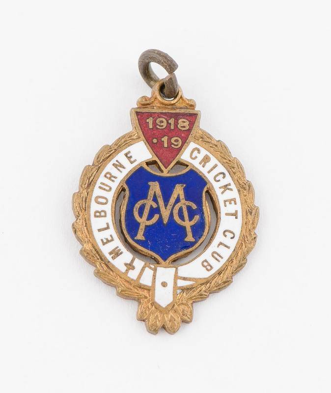 MELBOURNE CRICKET CLUB, 1918-19 membership badge, made by C.Bentley, No.1102.