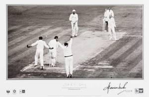 SHANE WARNE: Photograph "Ball of the Century" by Patrick Eagar, signed on mount by Shane Warne, limited edition 365/500, size 63x41cm.