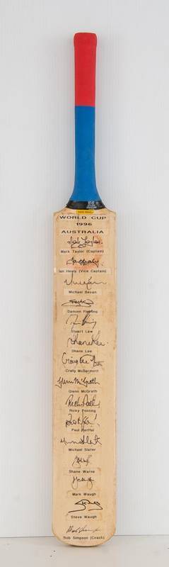 1996 AUSTRALIAN WORLD CUP TEAM, full size Gabba Cricket Bat with 