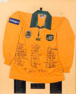 1995 AUSTRALIAN "WALLABIES": 1995 Wallabies jersey with 29 signatures including David Campese, Michael Lynagh & John Eales, framed & glazed, overall 84x105cm. Provenance: Sydney Roosters collection.