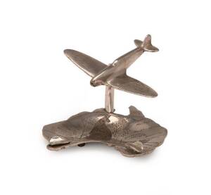 WW2 commemorative chrome aeroplane ashtray engraved "1945, Australia, South Pacific, Philippe Is.". 11cm