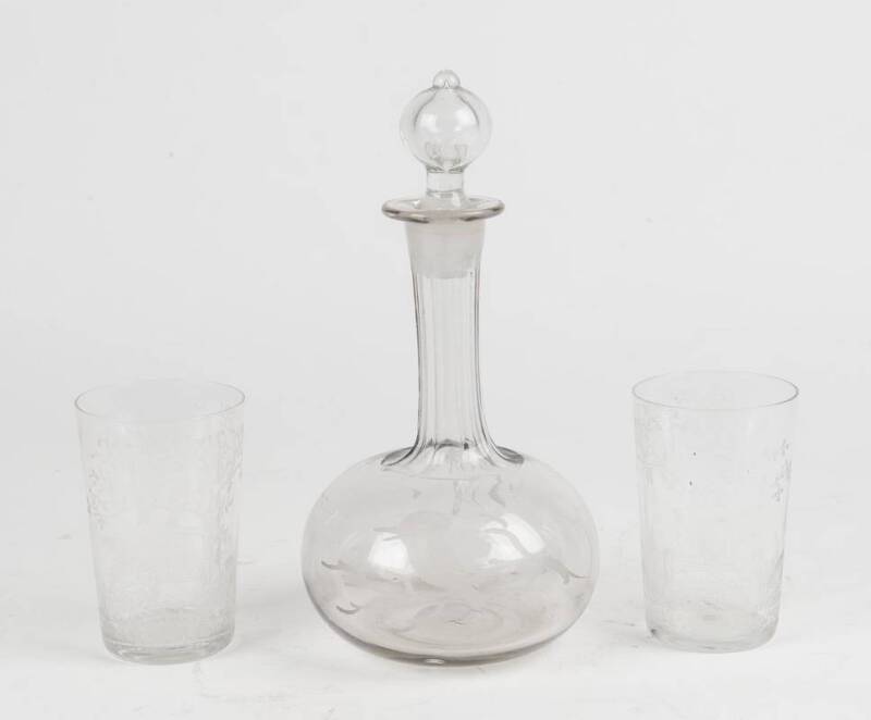 A finely engraved glass decanter & two tumblers depicting Kookaburras. Australian late 19th early 20th Century. 24cm high (decanter)