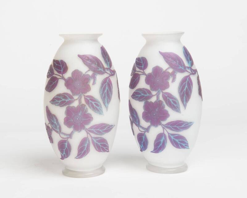 A pair of floral decorated cameo glass vases, possibly French, 20th Century20cm high