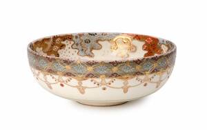 A Japanese satsuma ware bowl, 19th Century. 16cm diameter