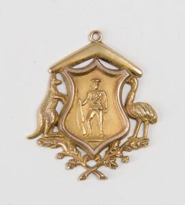 A WW1 return medallion/fob, 9ct gold, engraved on reverse "Welcome Back Eric".