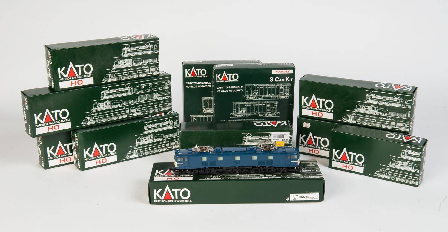 KATO PRECISION RAILROAD MODELS: HO Scale: An EF58 Electric