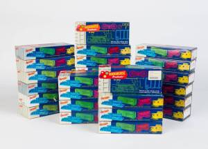 ROUNDHOUSE PRODUCTS: HO Scale rolling stock models and kits; all in original boxes. (72 items).