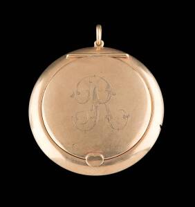 An Edwardian compact. Weight 19.84 grams. 9ct rose gold. Maker's mark c & n.