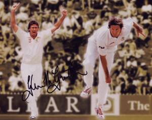 TEST CRICKETERS: Signed 8"x10" photographs, noted Glenn McGrath, Ian Chappell, S.Jayasuriya, Rahul Dravid, Shivarine Chanderpaul, Gary Kirsten, Martin Crowe, Andy Floawer.