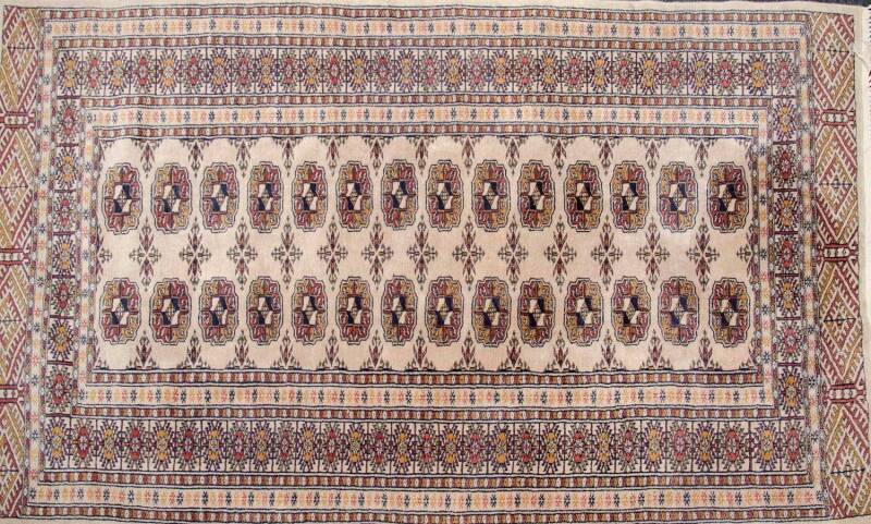 South Persian wool and cotton prayer rug. 159 x 95cm