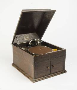 HMV tabletop gramophone in oak case with assorted records & accessories, circa 1920s