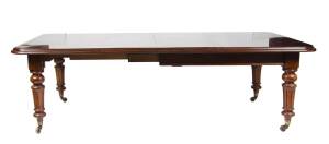 An antique mahogany extension dining table with 2 leaves. 74cm high, 152cm wide, 127cm deep, extends to: 252cm wide. 