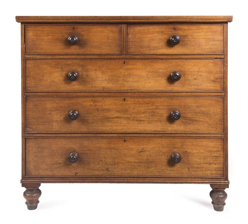 An English mahogany chest of drawers, early to mid 19th Century. 118cm high, 127cm wide, 59cm. 