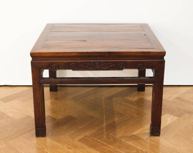 Chinese hardwood square table, Qing Dynasty. 48cm high, 67cm wide, 67cm deep. 