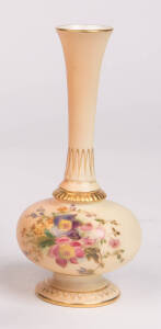 A Royal Worcester floral vase, 1912, model no 1733. 19 cm high