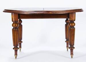 William IV antique mahogany dining table. Oval top with one extension leaf. Width 101cm, Length 122cm to 171cm.