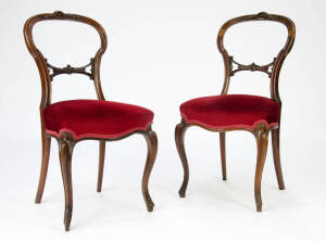 Set of 6 Victorian balloon back walnut dining chairs, serpentine fronts with French cabriole legs & carved highlights. Some restoration requied. Fair/Good condition