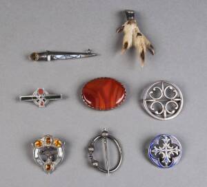 Scottish silver brooches: Nice group of 8 set with various semiprecious stones, enamel & Grouse foot.