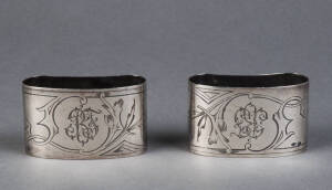 RUSSIAN SILVER: Pair of kidney shaped engraved napkin rings, Moscow c1899-1908. VG condition