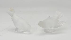A pair of Lalique crystal birds, inscribed Lalique, France. The tallest 10cm