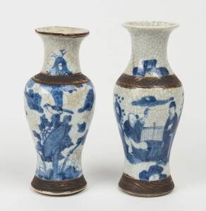 A pair of Chinese blue and white procelain vases with crackle glaze, 19th-20th Century. 20cm high&nbsp;