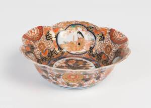 A Japanese Imari bowl. 26cm diameter