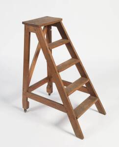 A set of pine pantry steps, 19th Century.&nbsp;100cm&nbsp;high,&nbsp;39cm&nbsp;wide,&nbsp;79cm&nbsp;deep