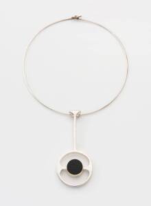 A German onyx collar. Sterling silver. Length of collar 12cm. Length of pendant 8cm.
