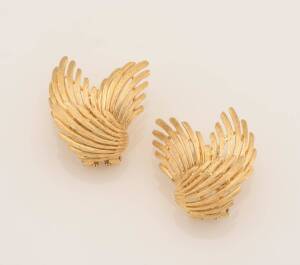 A pair of earclips, Italian. 18ct yellow gold. Weight 11.63 grams. 