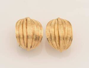 A pair of earclips, Italian. 18ct yellow gold. Weight 12.8 grams. 