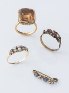 A collection of antique jewellery including two seed pearl set rings, a stone set seal ring and a seed pearl and bluestone brooch. Yellow gold. Total weight 13.5 grams.