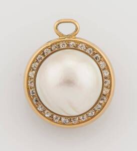 A mabe pearl and old brilliant cut diamond pendant of circular design. 18ct yellow gold. Weight 9.75 grams. Diameter 23mm.