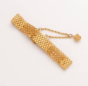 A mesh link bracelet. 22ct yellow gold. Weight 35.44 grams. Length 19cm. Width 1.3cm.
