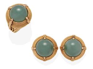 A gold and jade suite, comprising matching ring and earclips. 14ct yellow gold. Weight 32.4 grams. Size R.
