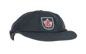 CANADA CRICKET CAP, green with wire embroidered Maple Leaf logo on front, player unknown. G/VG condition.