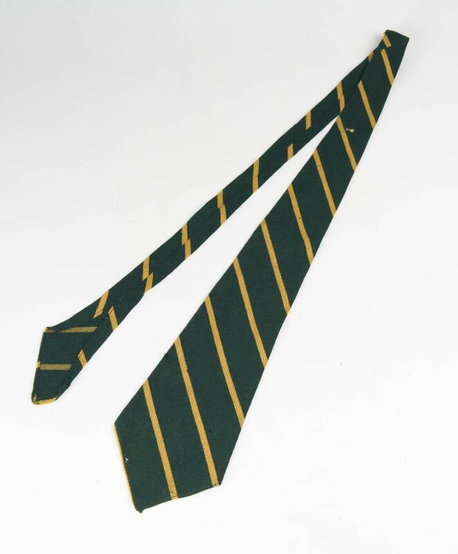 1951 AUSTRALIA v ENGLAND: Australian tie from this series. [In 1951 an English professional team toured Australia, playing 20 games over a gruelling 10 week period. The Australian sides they met were no match for the seasoned professionals. On June 30th,