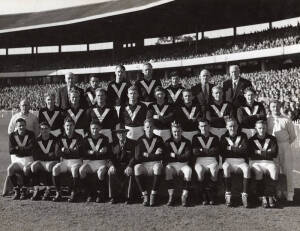 1954 VICTORIAN TEAM, team photograph with title "Victoria v South Australia at Melbourne - 19th June 1954, Victorian Football League Representative Team. Scores: Victoria 26 Goals 16 Behinds 172 Points;&nbsp;South Australia 6 Goals 9 Behinds 45 Points; " and p